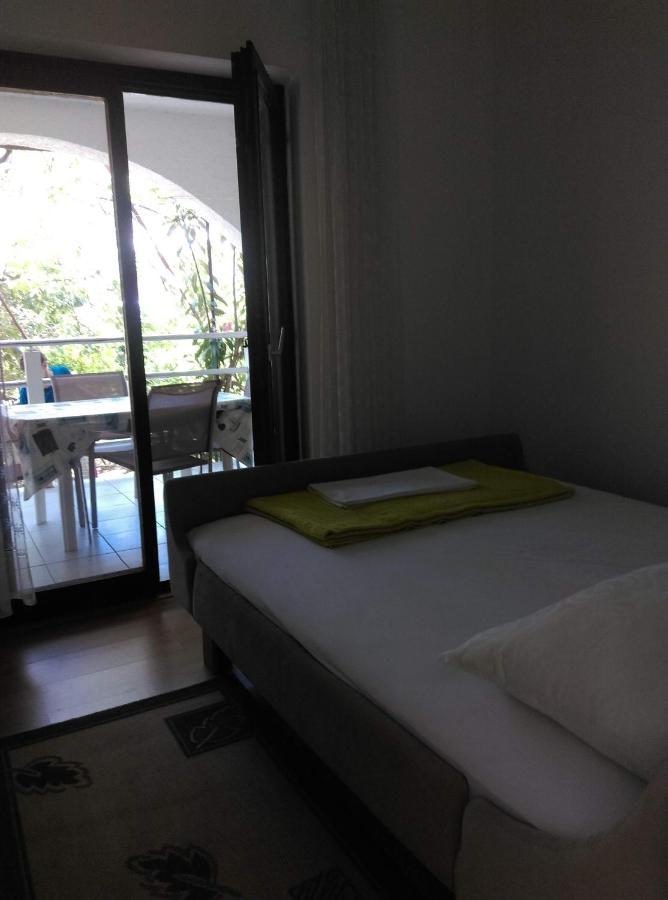 Apartmani Vrzic Baška Eksteriør billede